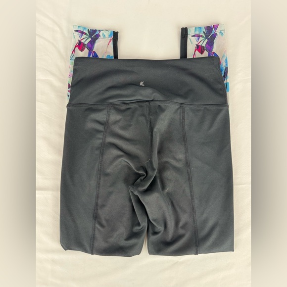 Kyodan Athletic Tights with Floral Design on Legs - Picture 2 of 4